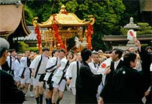 男性みこし